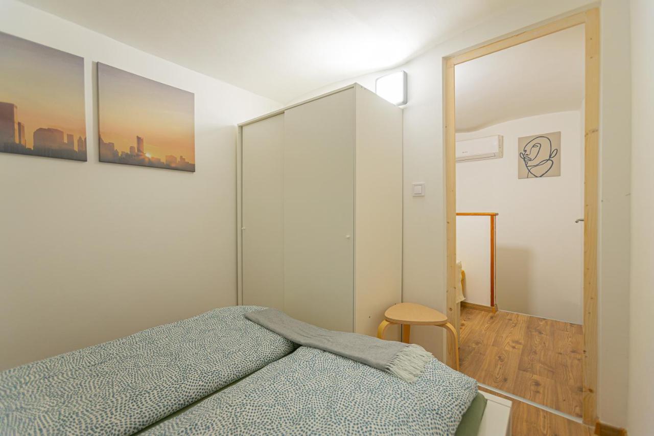 2 Bedroom Apartment In The Dob Street, Emerald Budapest Extérieur photo